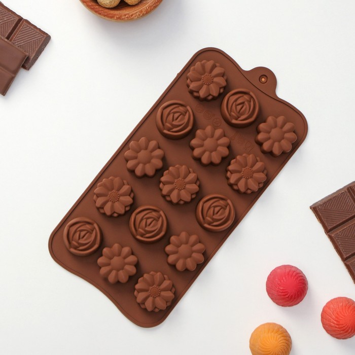 Форма для шоколада Доляна «Ассорти», силикон, 22×10,5×1,5 см, 15 ячеек (d=2,7 см), цвет коричневый - Фото 1