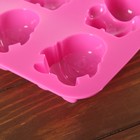 Форма силиконовая для выпечки Доляна «Кролик, мишка, пингвин», 25,5×16,8×2,8 см, 6 ячеек, цвет МИКС - Фото 5