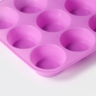 Форма для выпечки Доляна «Круг», силикон, 29×22×3 см, 12 ячеек, d=6.5 см, розовая - Фото 5