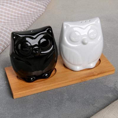 Набор фарфоровый для специй на деревянной подставке «Эстет», 2 предмета: солонка, перечница, 90 мл