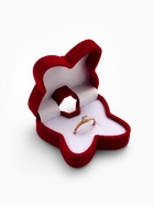 Футляр под серьги, кольцо «Бабочка», бархатный, 5×5.5 см, красный - фото 117386502 Футляр под серьги, кольцо «Бабочка», бархатный, 5×5.5 см, красный - фото 117386502