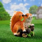 Садовая фигура из полистоуна «Белка на ветке с шишками», 14×24×21 см - Фото 1